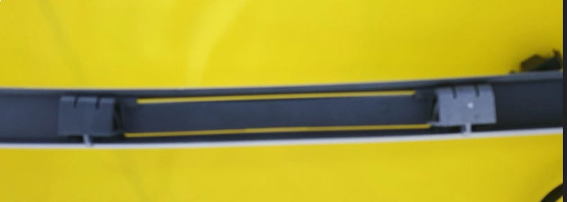 resimler/genel/bmw e90 sol tavan bandı sifir orjinal beyaz 51137124253 sadece sol on kapak cikma tamirli